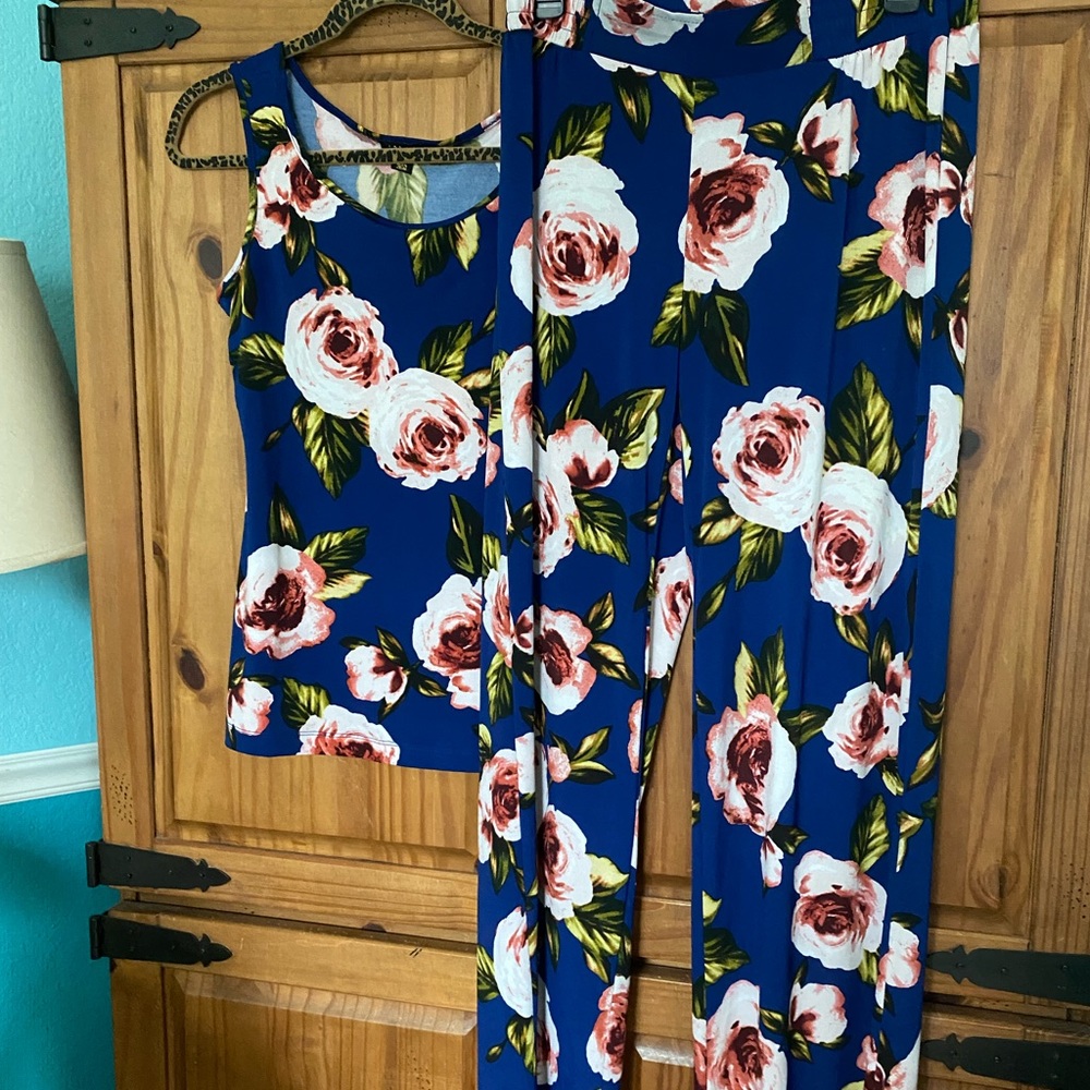 Nwot Iman lounging pjs top is small and bottom is medium